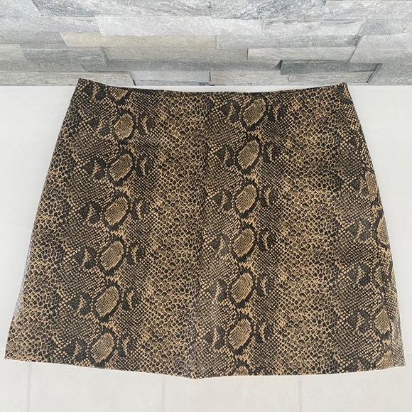 EXPRESS BROWN PYTHON SKIRT   Size 3/4 - Picture 5 of 6